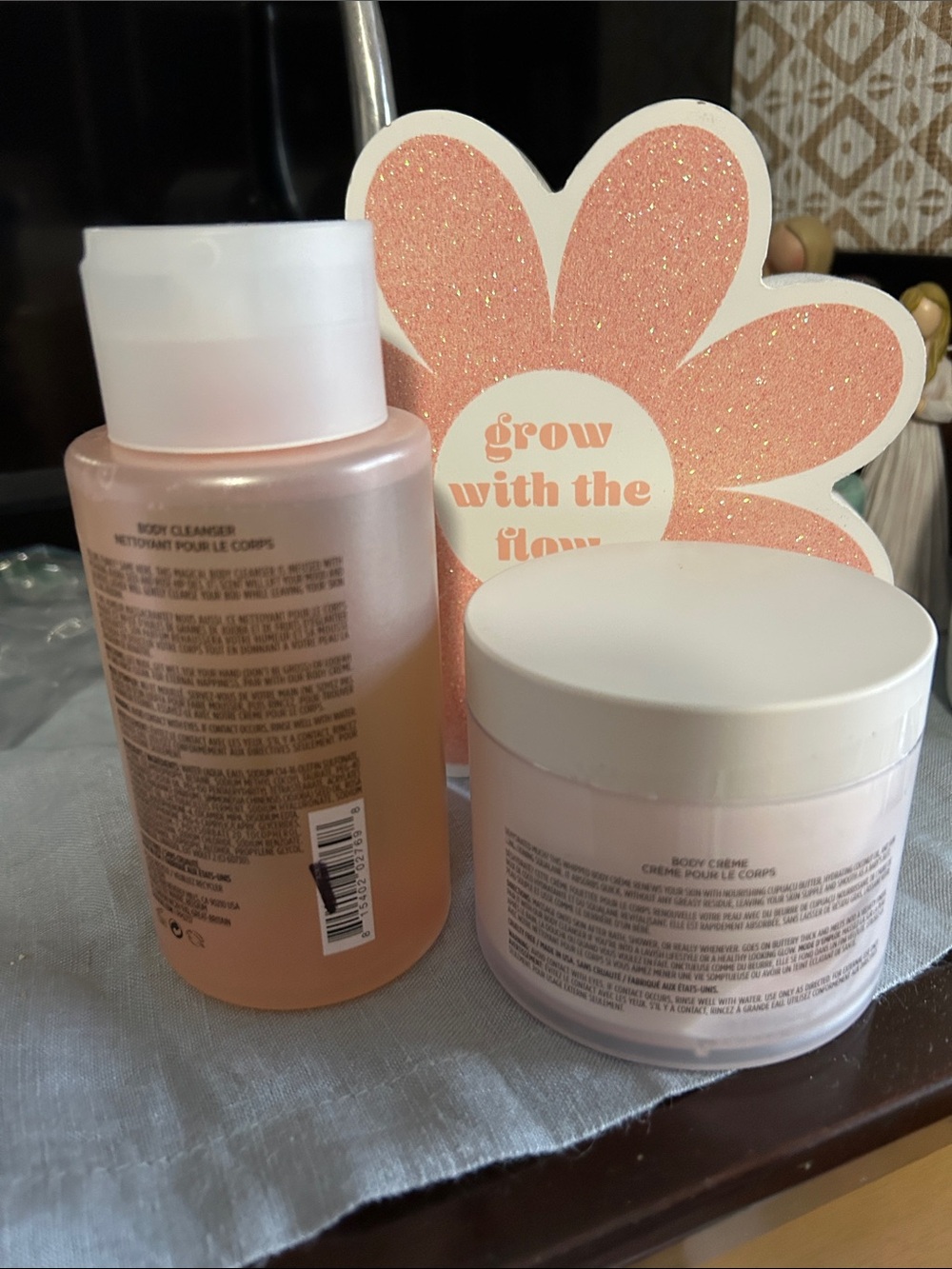 OUAI Melrose Place Body Cleanser & Crème - Pearly Pink Set - Picture 2 of 2